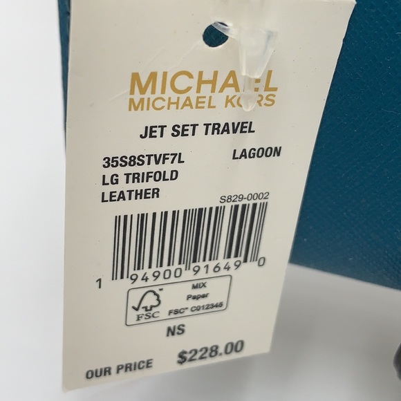 MICHAEL KORS JET SET TRAVEL LARGE TRIFOLD LAGOON COLOR - Picture 6 of 16
